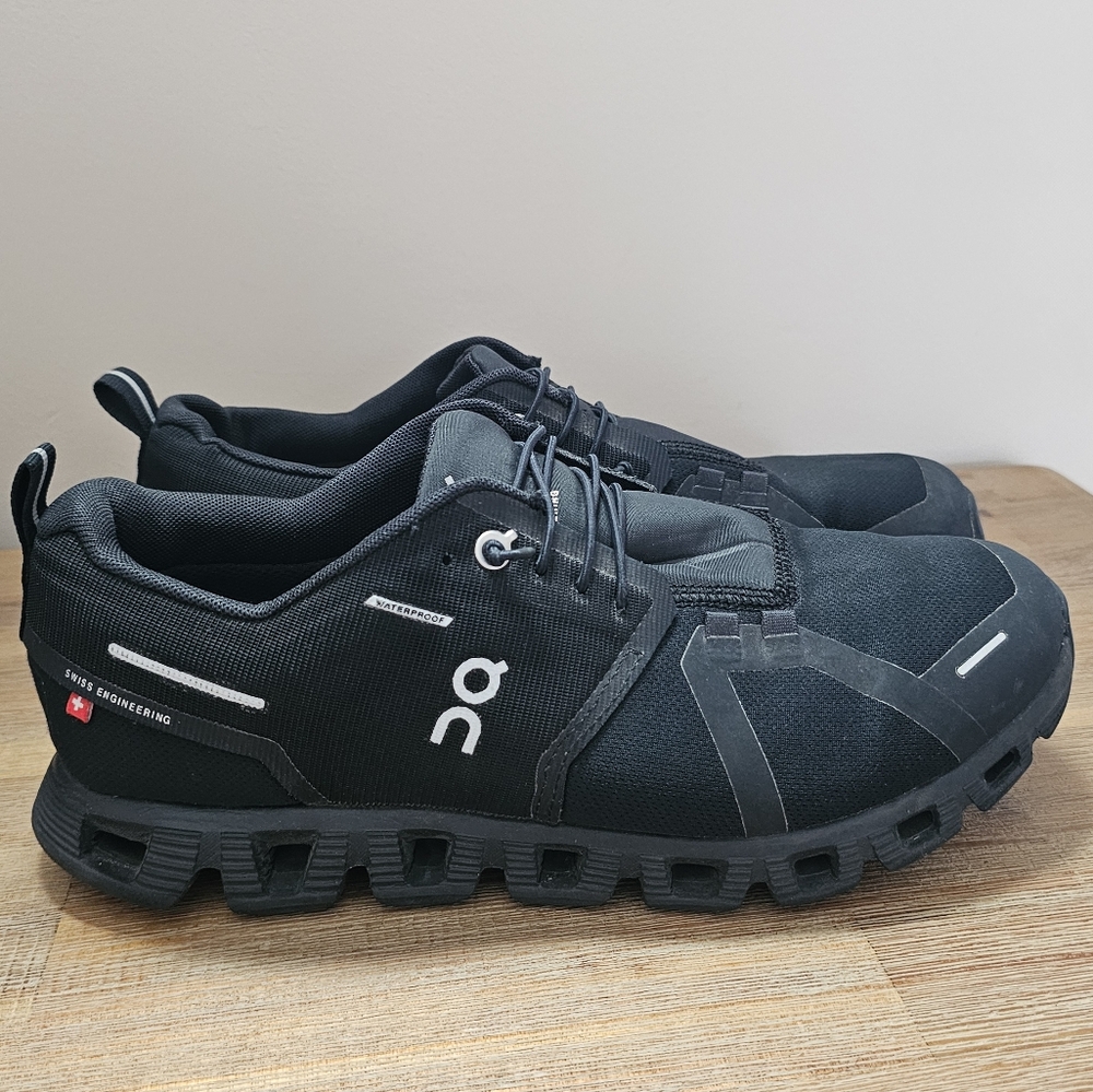 On Running Men's All-Black Cloud Athletic Shoes